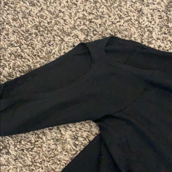 Black large long sleeve shirt w/ holes on shoulder - Picture 3 of 4